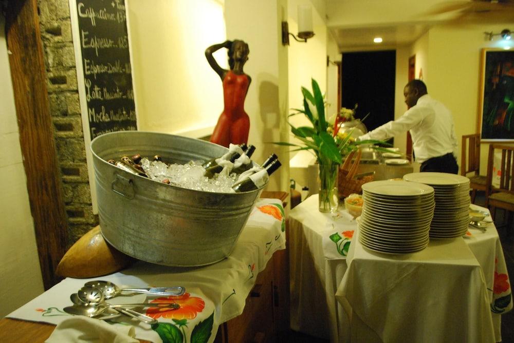 Hotel Restaurant Cyvadier Plage Jacmel Exterior foto
