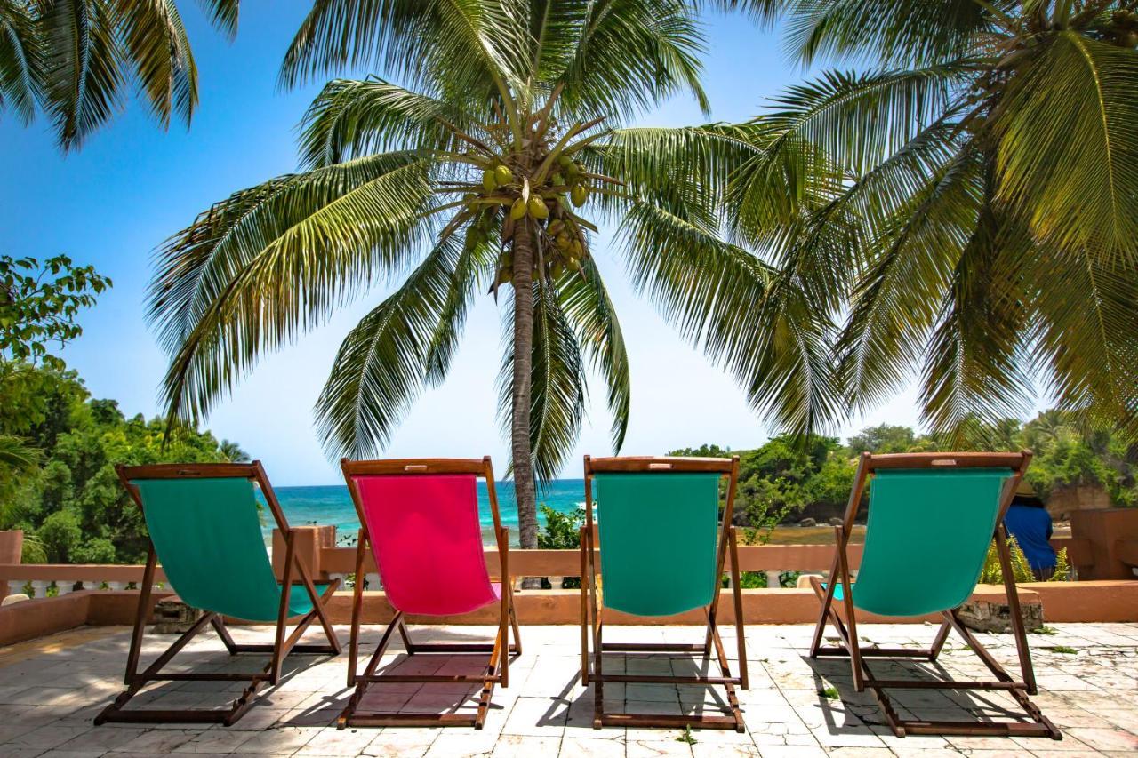 Hotel Restaurant Cyvadier Plage Jacmel Exterior foto